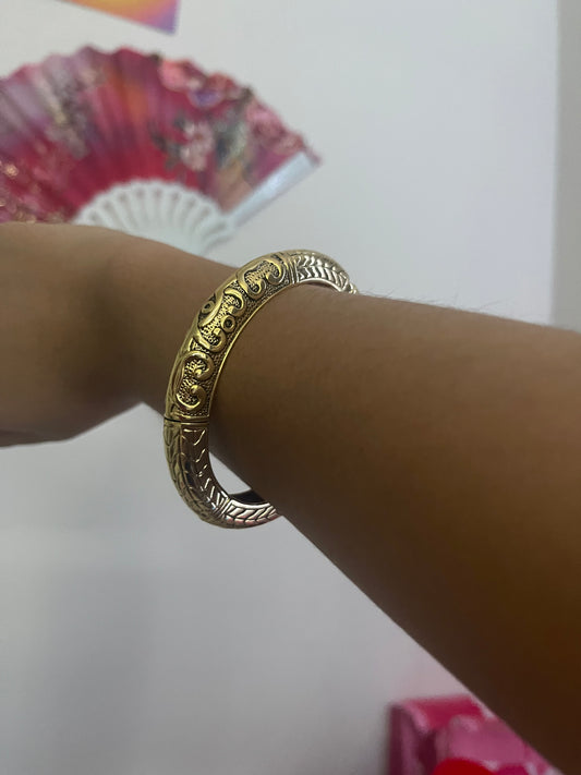 Gold Scroll Bangle