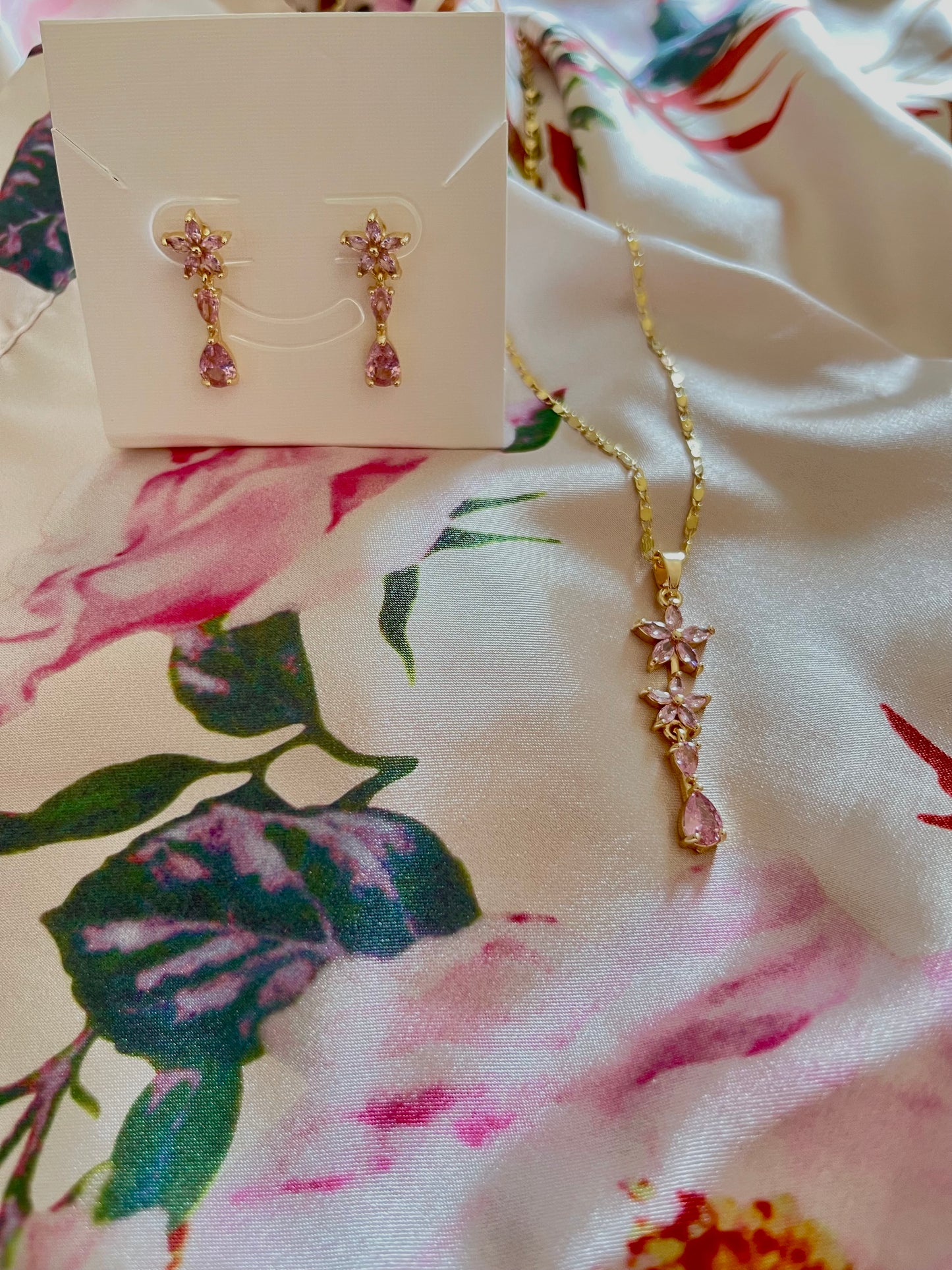 Flower Lariat Set