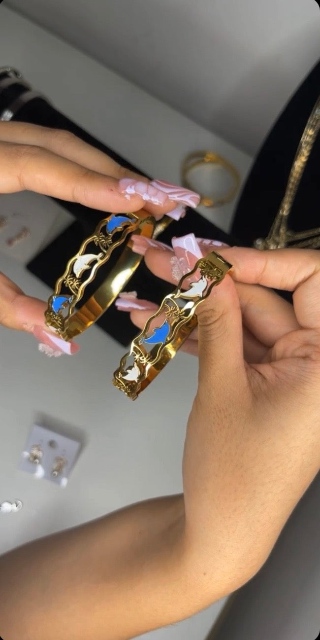 Gold Dolphin Thick Bangle