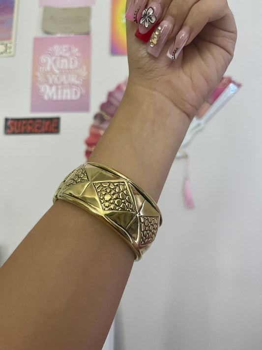 Crocodile Chunky Bangle